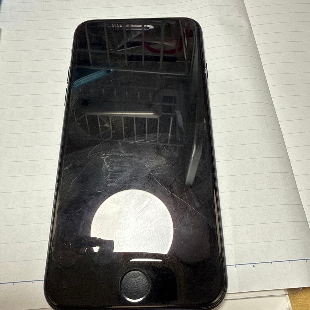 iPhone ブラック 擦り傷あります。