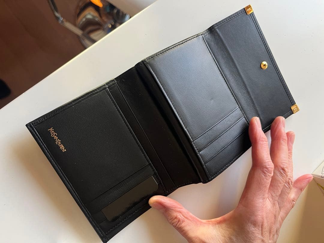 Yves Saint Laurent 三つ折り財布 ブラック