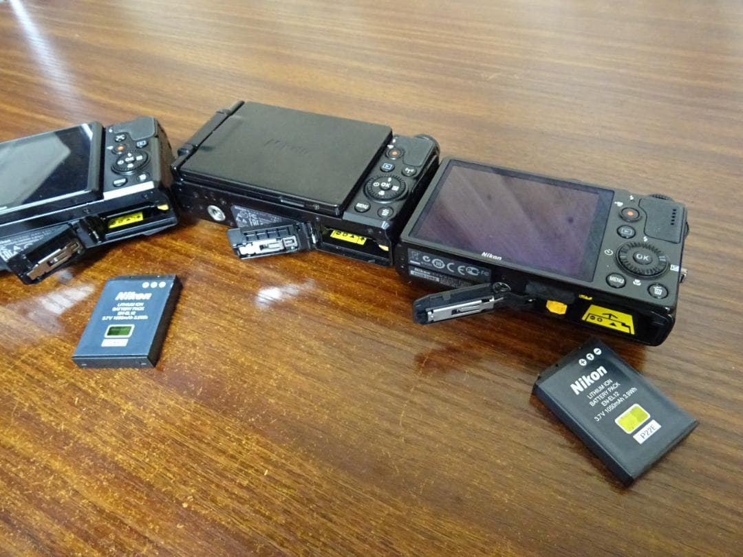 t*o様 阪004 COOLPIX 3点 まとめ売り P300 A900 S99