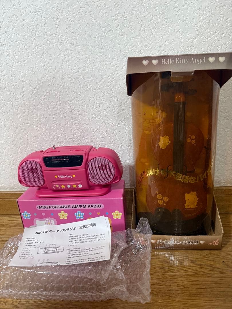 ハローキティ　ミニポータブルAM/FMラジオ ハローキティ　バイオリン90年代
