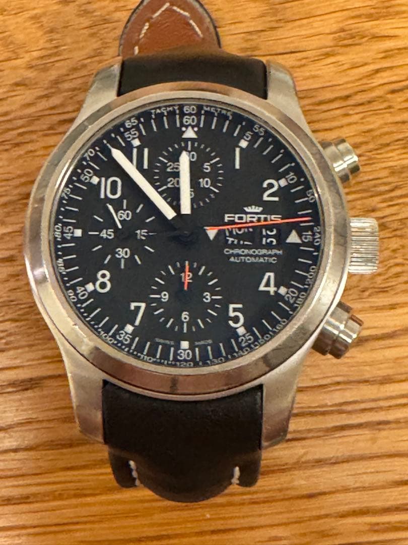 FORTIS B-42 自動巻きクロノグラフ 黒文字盤