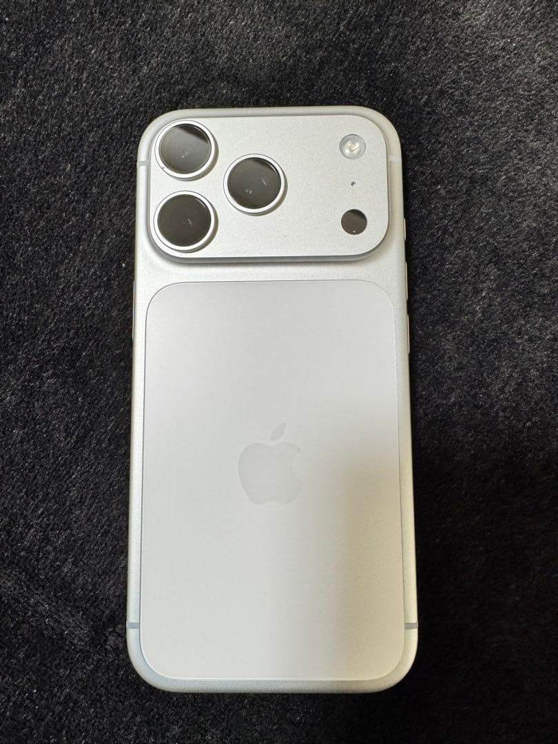 Apple iPhone 17 Pro シルバー 256GB