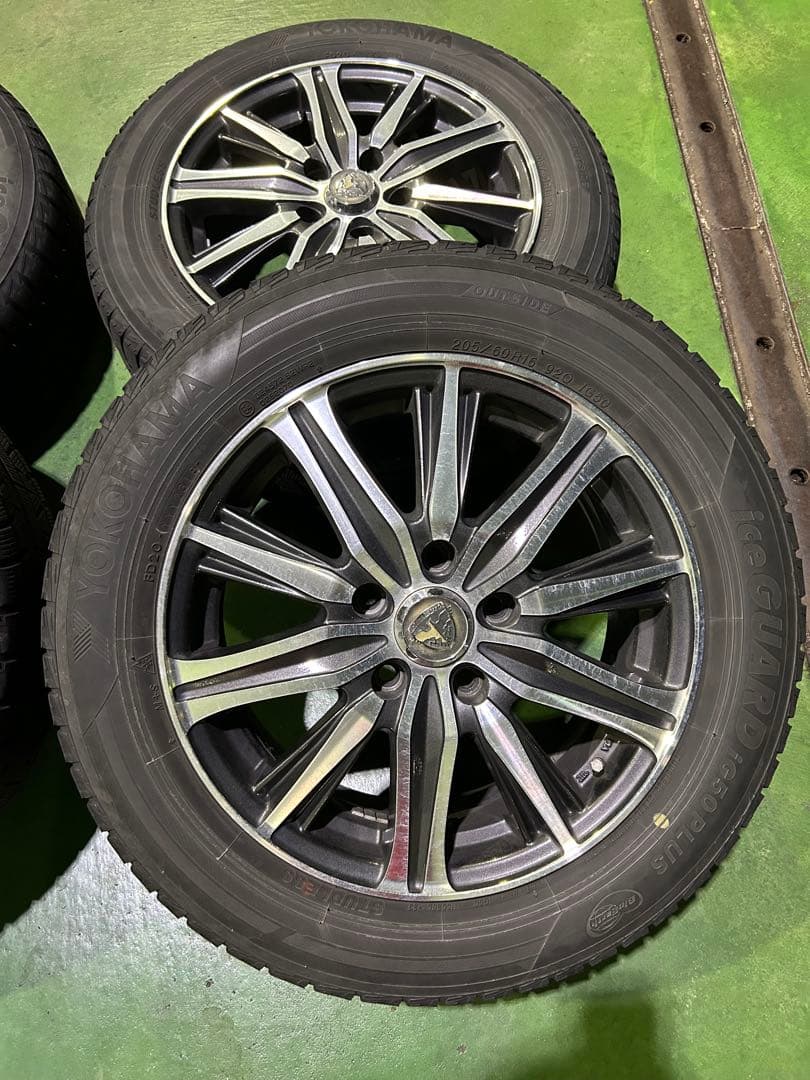 ノア 80ヨコハマスタッドレスタイヤ16インチ