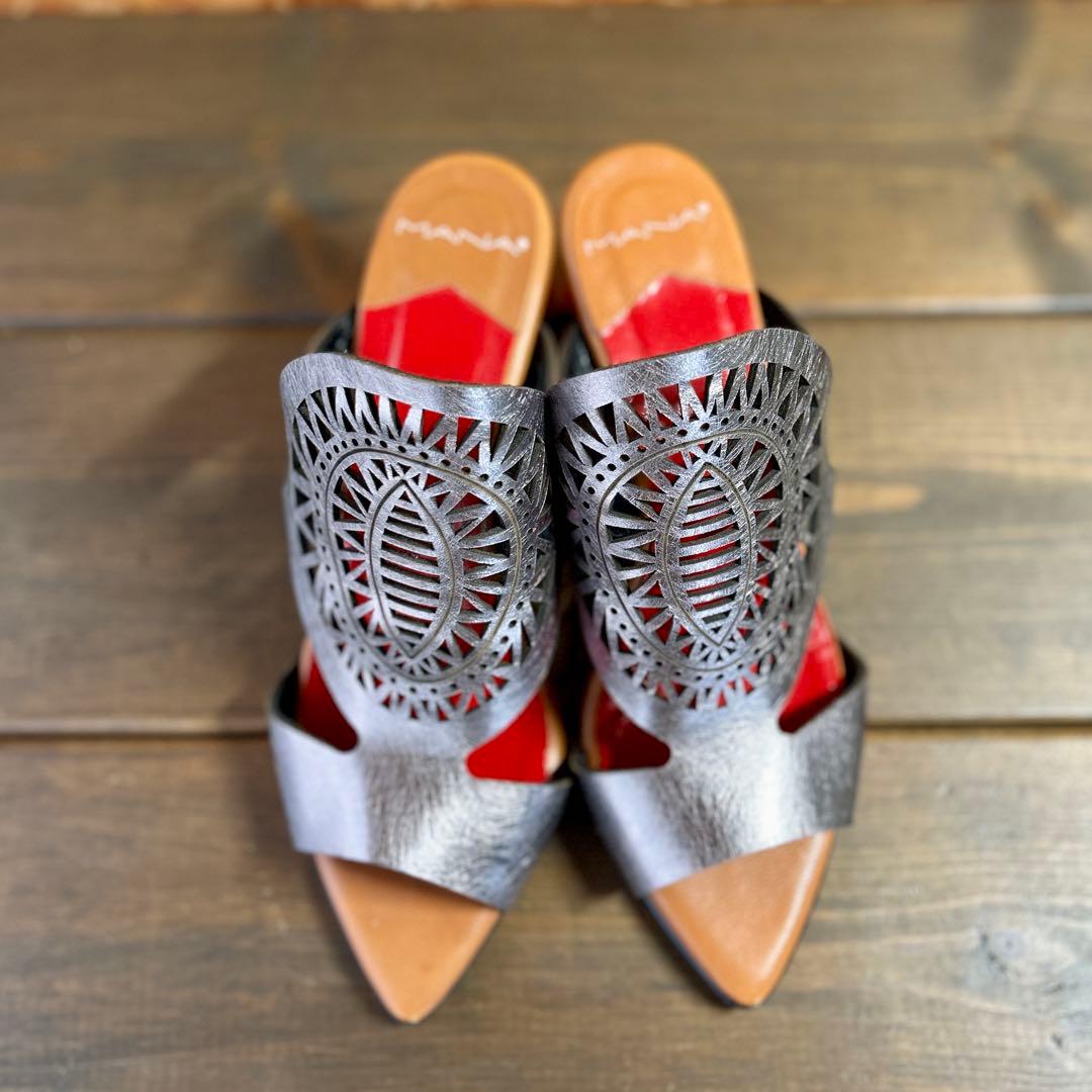 ち*こ様 【売り切り】MANA レザーカットミュール 38(24.0cm)