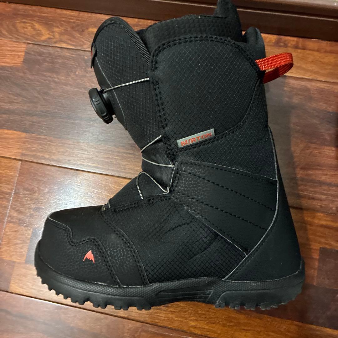 BOAシステム付き子ども用スノーボードブーツ