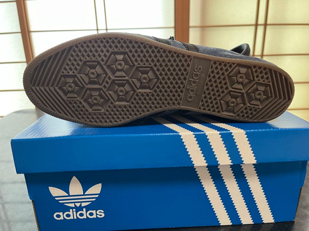 靴 adidas London