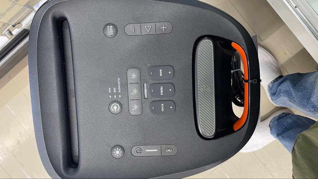 JBL ワイヤレススピーカー キャスター付き