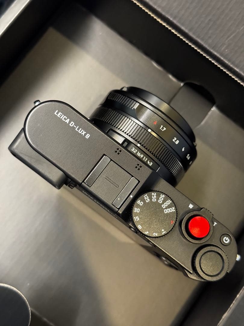 LEICA D-LUX8 付属＋アクセ多数(新品サムレストオートキャップなど)