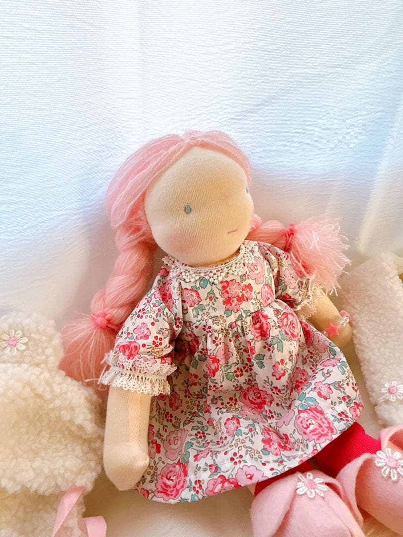 ウォルドルフ人形　桃色の女の子
