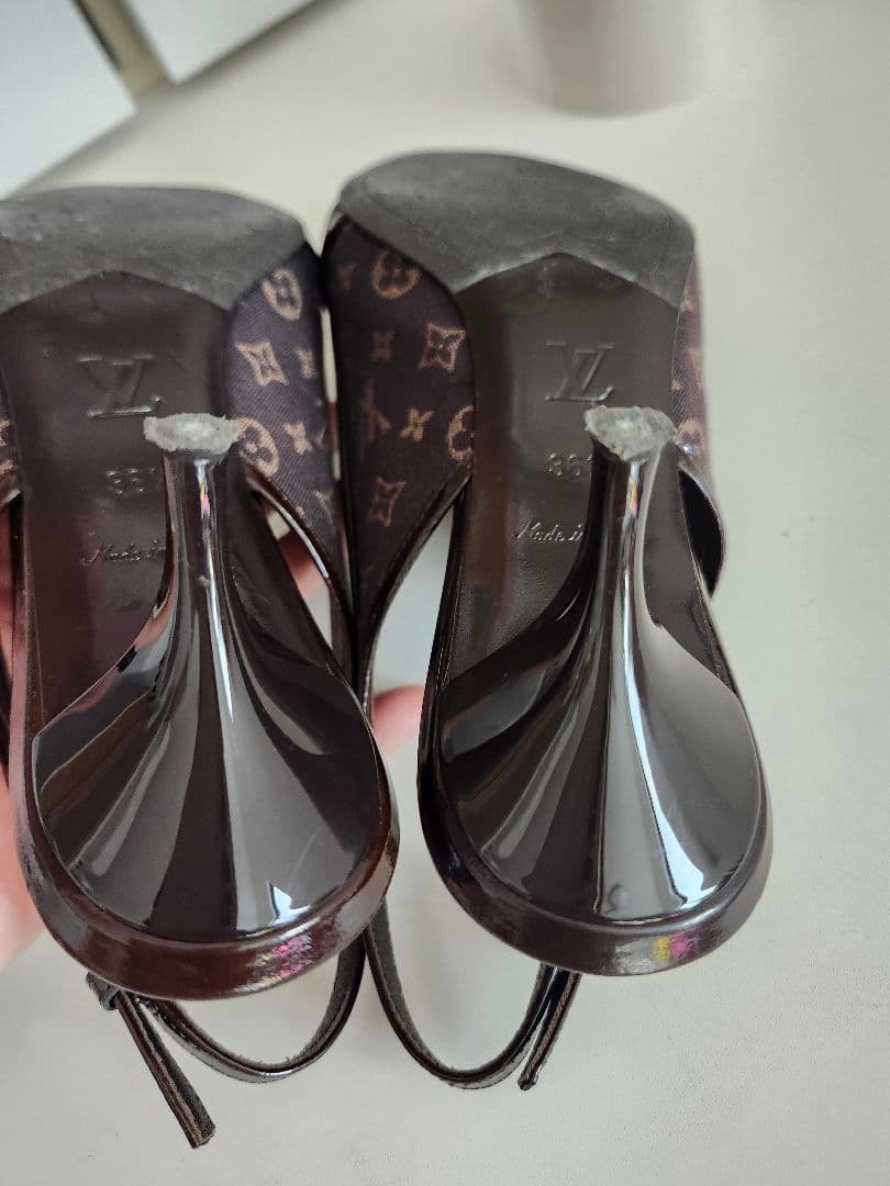 ルイヴィトン　モノグラム　レディース　ストラップパンプス　サンダル