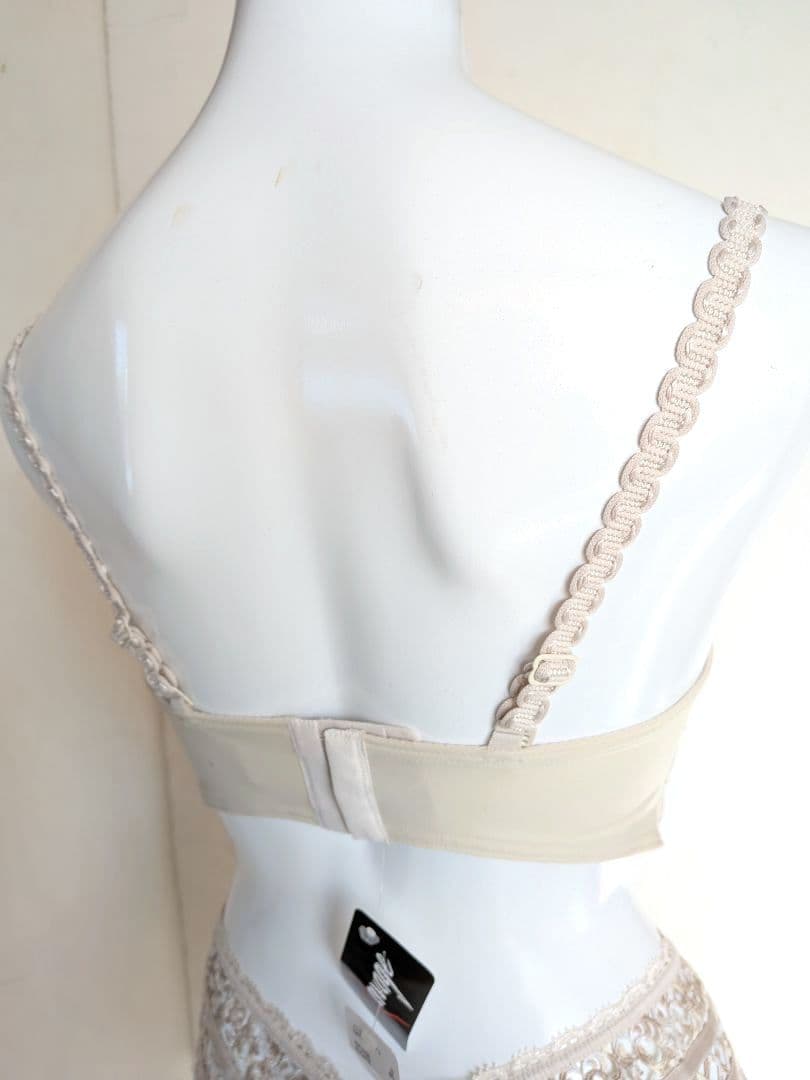 フランス高級ランジェリー　Ravage　ブラ　タンガ　ガーターベルト　セット