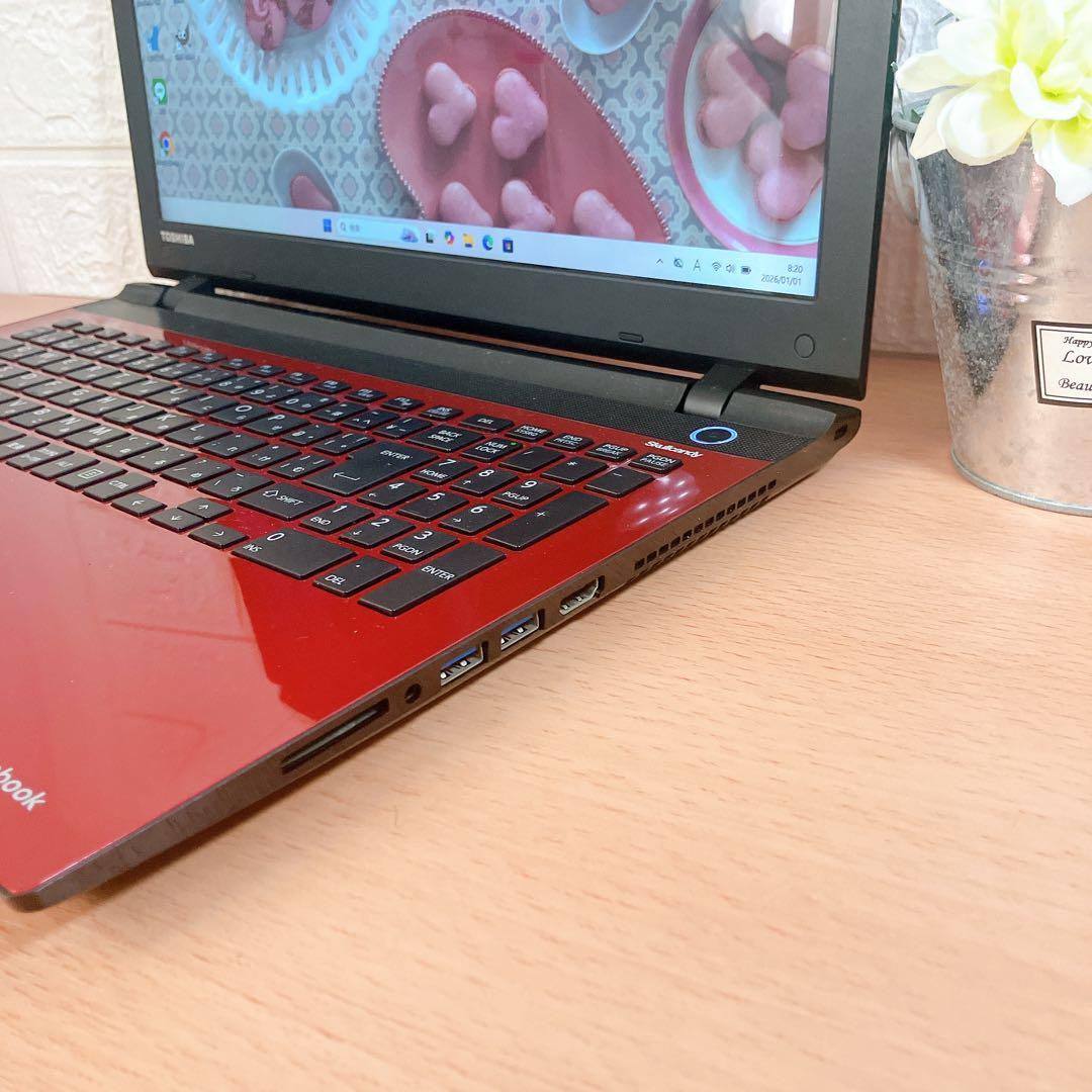 Windows11✨SSDで快適☘️カメラ付すぐ使える赤ノートパソコン