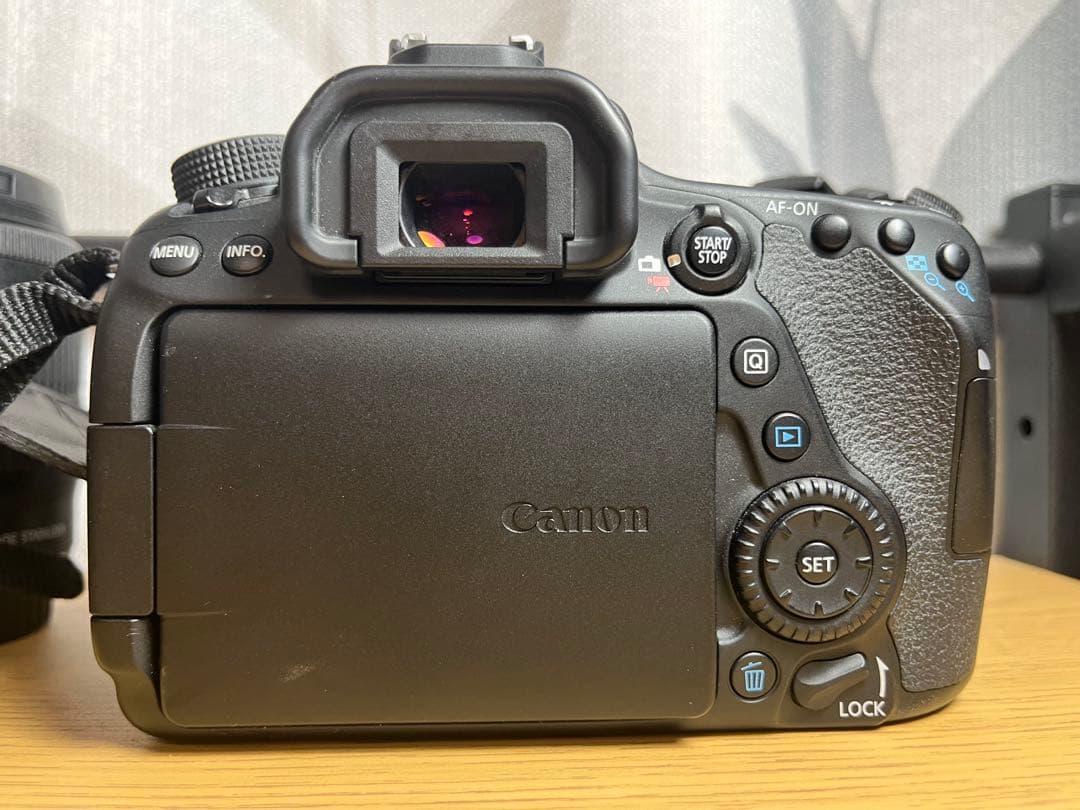 Canon EOS 80D デジタル一眼レフカメラ 2本レンズ付