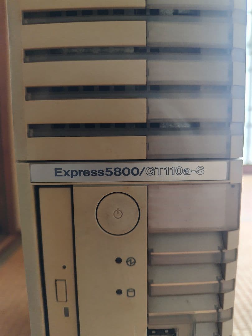 NEC Express5800/GT110a-S 本体 サーバー　ジャンク扱いで