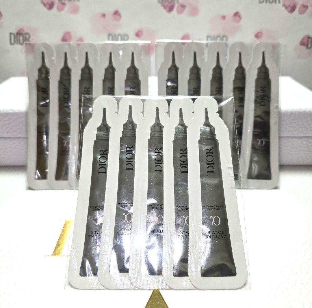 user_e02382feさま♥4点おまとめラムースヒアルショットポーチファンデ