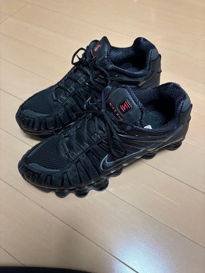 Nike shox ブラック　26.0センチ