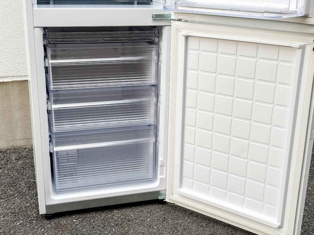 高年式　2023年製 SHARP 冷蔵庫 310L 大容量 家庭用 省エネ