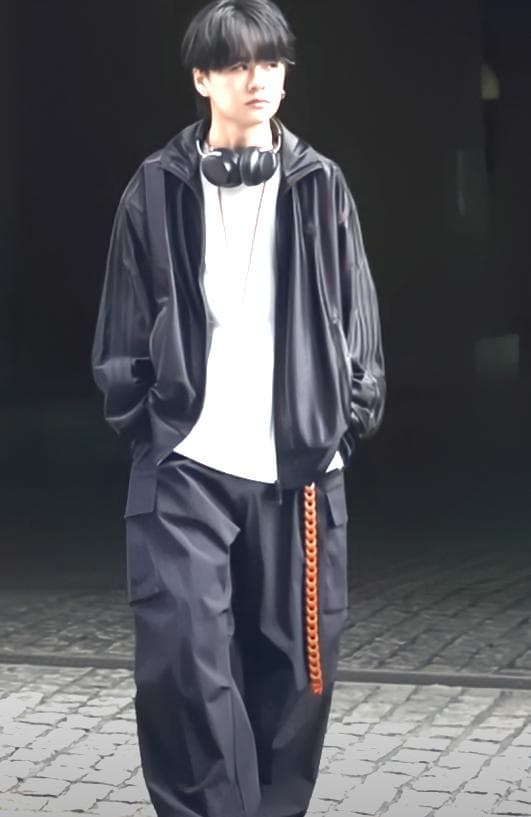 adidas OVERSIZED FIRE BIRD TRACK Lサイズ