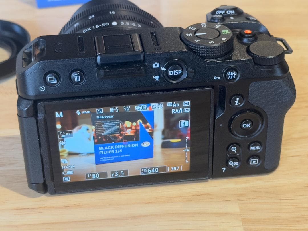 Nikon Z30 ミラーレス一眼カメラ