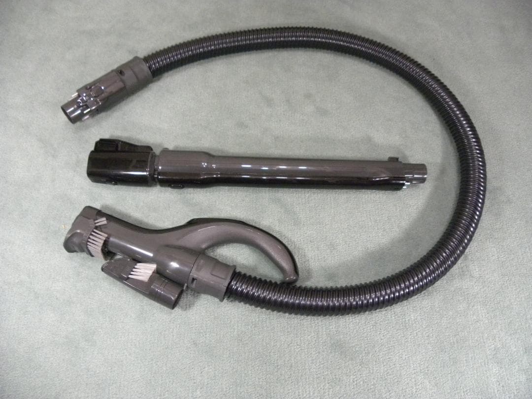 Panasonicサイクロン掃除機MC-SR41KとMC-SR610K2台セット