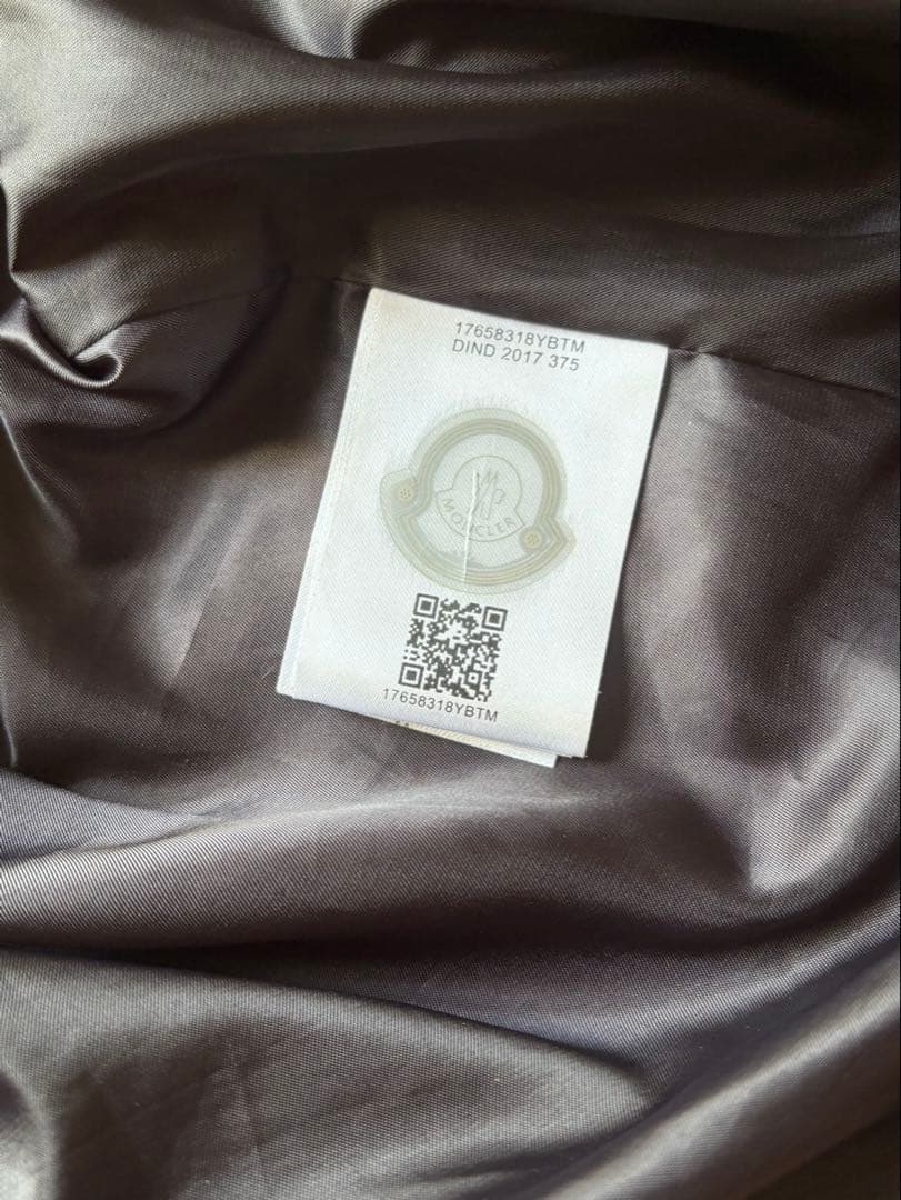 MONCLER ブラック ナイロンジャケット