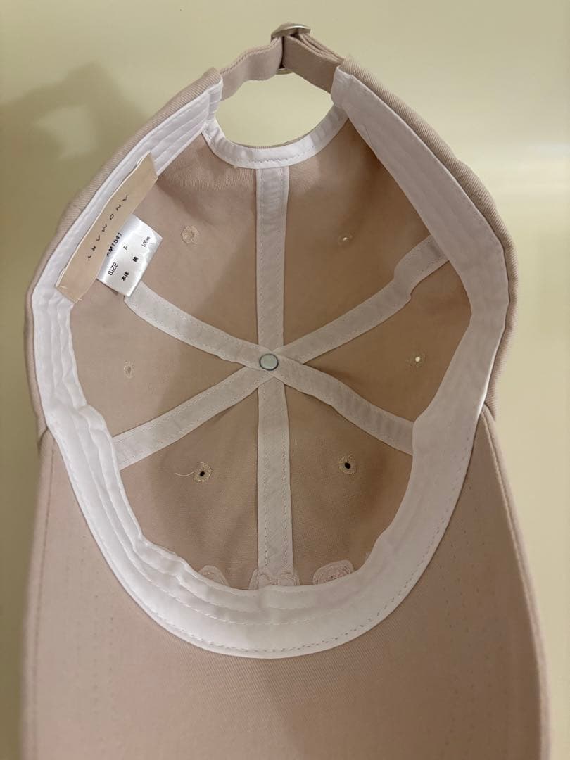 ANDMARY 刺繍ロゴ ベージュキャップ