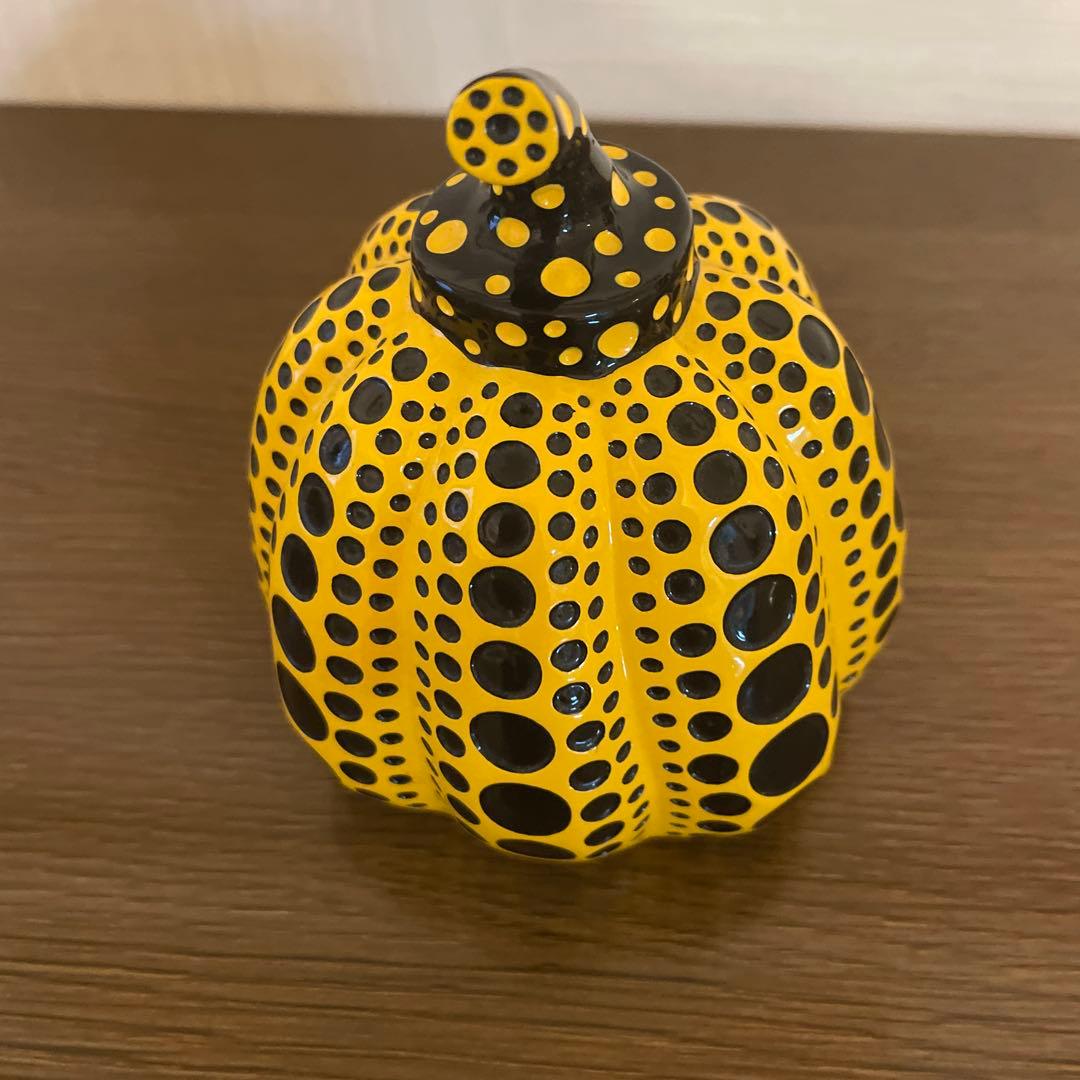 草間彌生　パンプキンのオブジェ