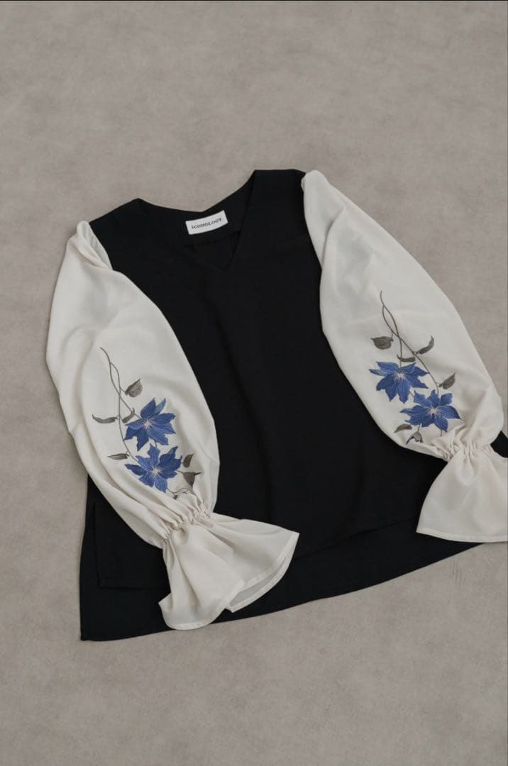 iconology 花を着るセットアップ〈ブラウスのみ〉【クレマチス】