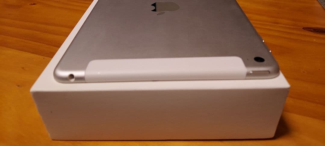 【美品】iPad mini4 128GB Wi-Fi + Cellular