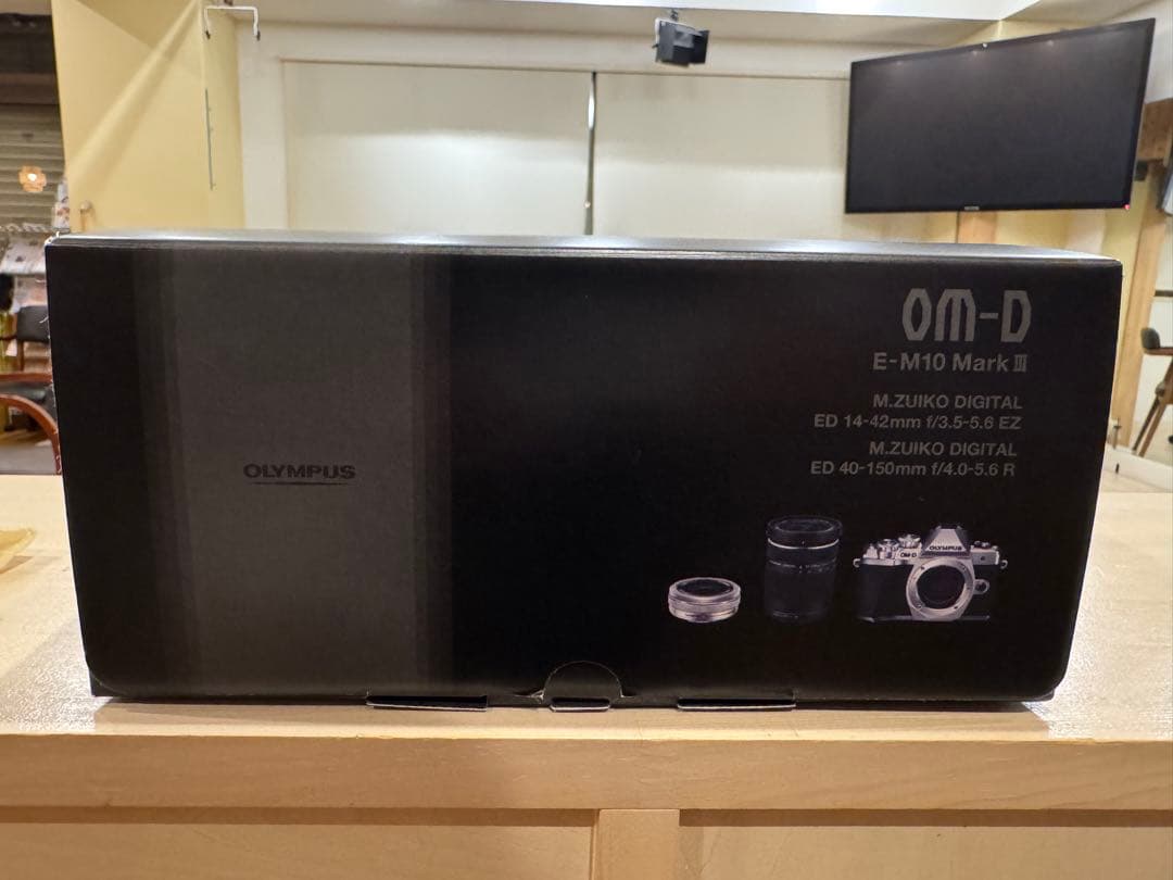 【最終価格】OLYMPUS OM-D E-M10 MarkⅢ ズームキット