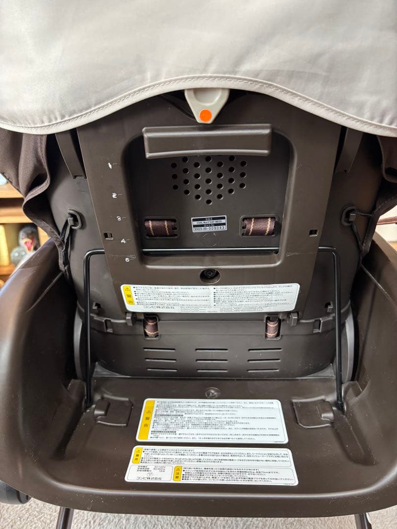 コンビ　ネムリラ AUTO SWING BEDi