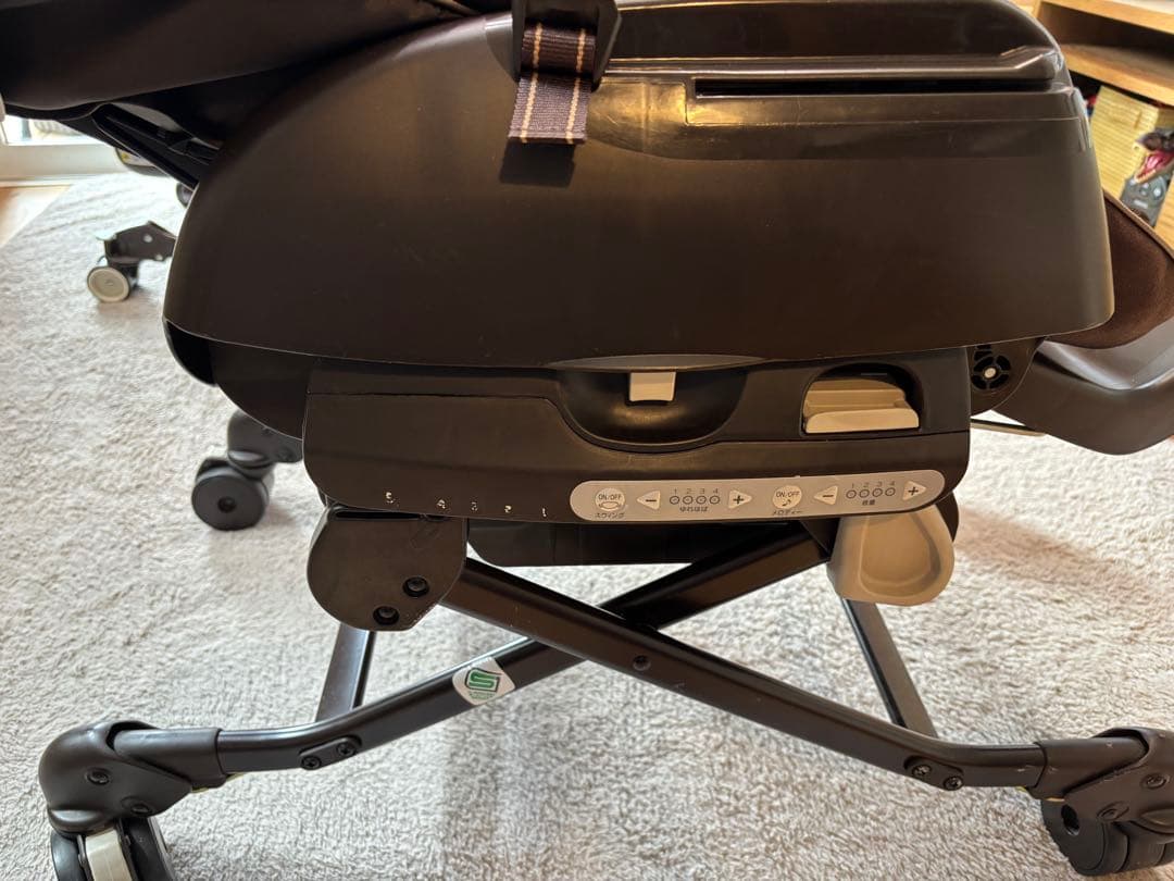 コンビ　ネムリラ AUTO SWING BEDi