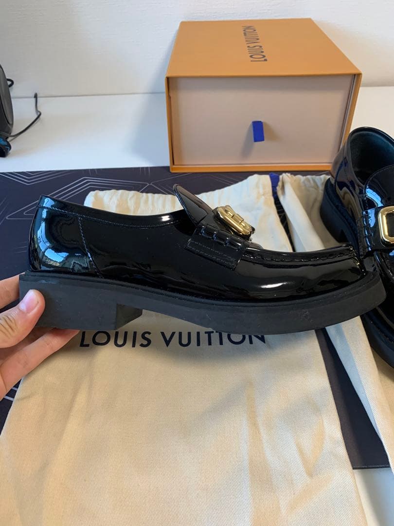 LOUIS VUITTON ローファー　サイズ37.5
