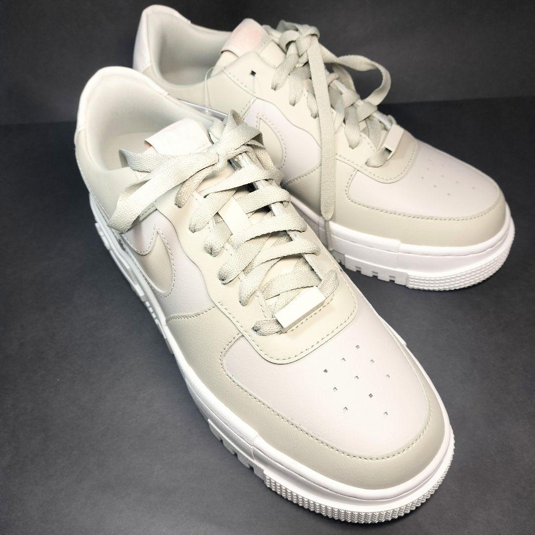 【未使用品】大人気　完売品　ナイキ　エアフォース１　ピクセル