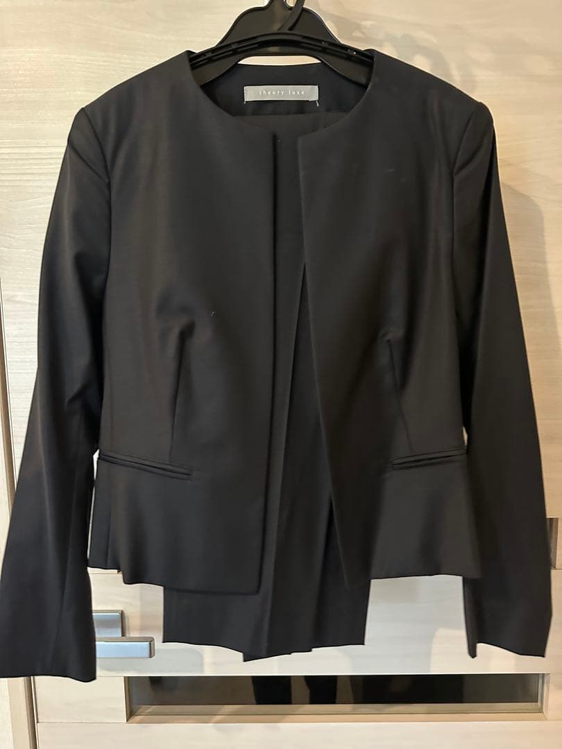 スーツ・フォーマル・ドレス K