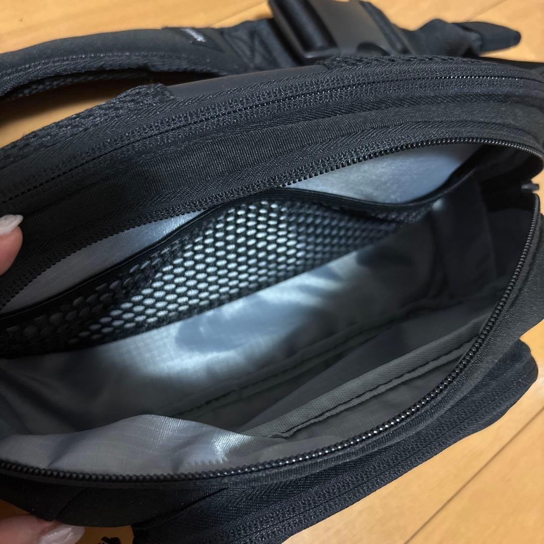 ポムル　POMULU 黒　ヒップシート