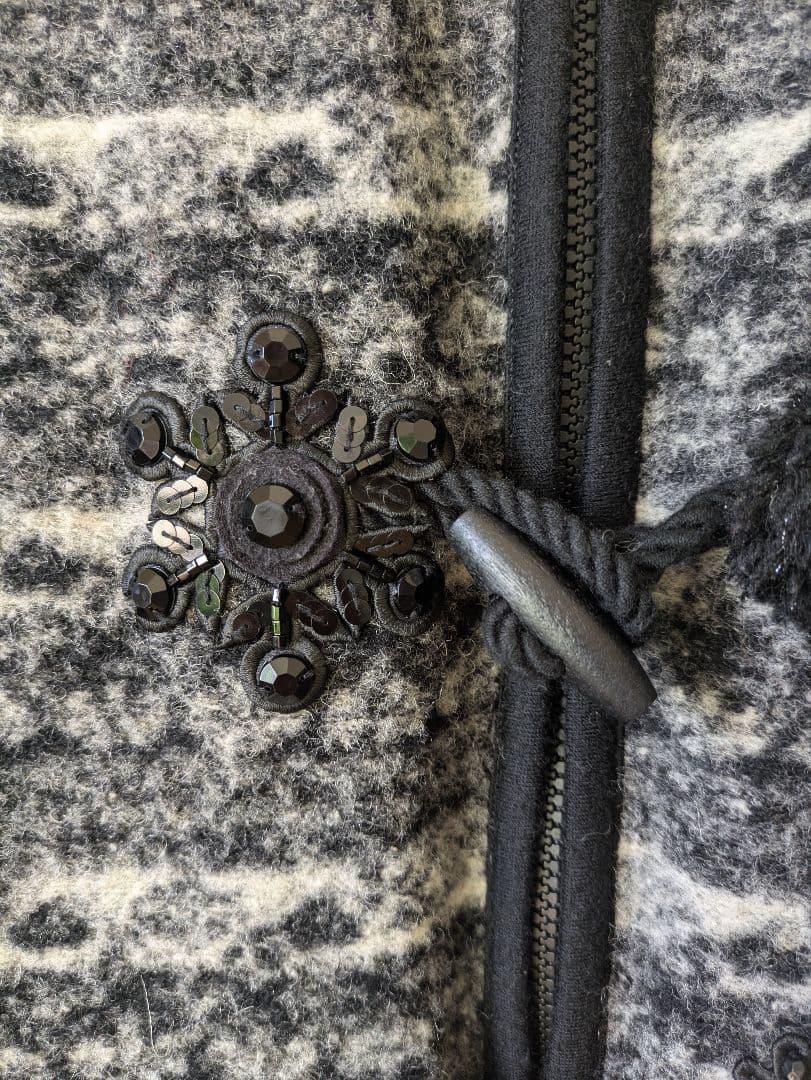 アルベロベロ♥️ぶたさんキラキラフード付き軽いダッフルコート ゼブラ柄？白黒