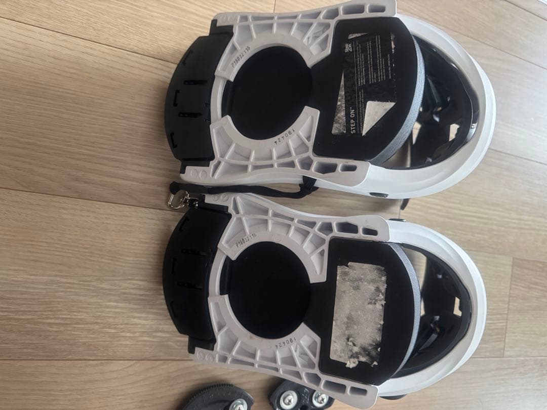 ケ*ツ様 Burton StepOn スノーボードビンディング ブラック/ホワイ