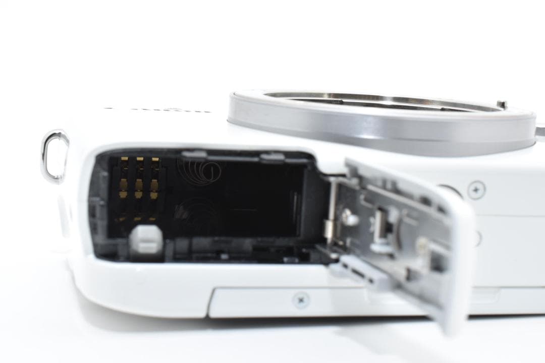 美品 キャノン　Canon EOS M10 ダブルレンズキット 1533