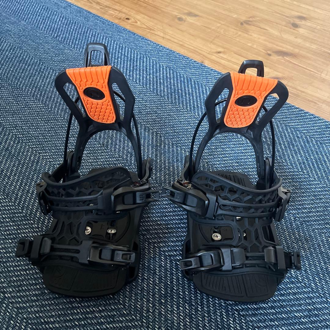 スノーボードビンディング ブラック/オレンジ