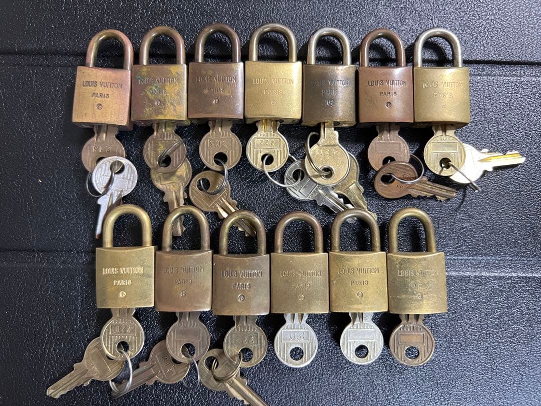 LOUIS VUITTON ルイヴィトン南京錠 カデナと鍵パドロック13点セット