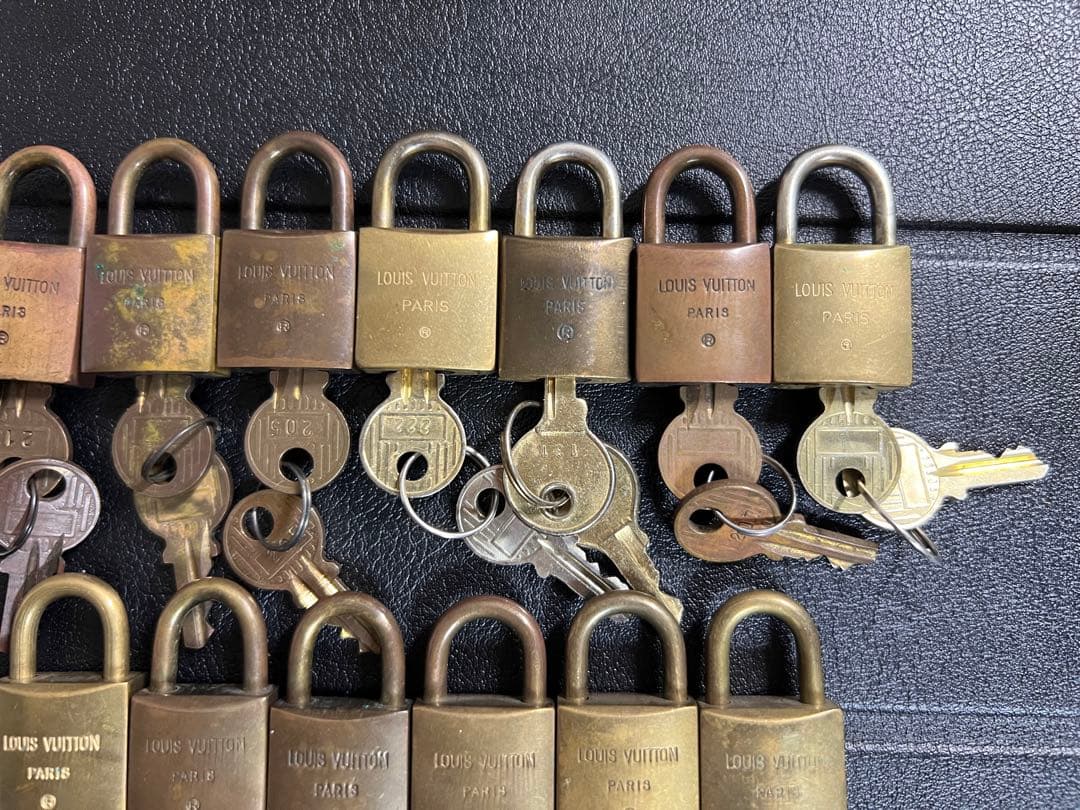 LOUIS VUITTON ルイヴィトン南京錠 カデナと鍵パドロック13点セット