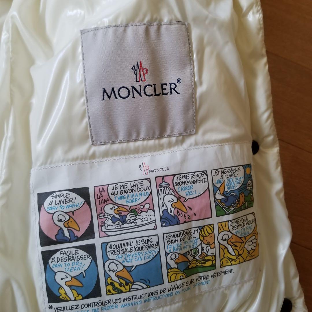 破格値価格　モンクレール　白ダウンベストフード付き　人気デザイン　正規品