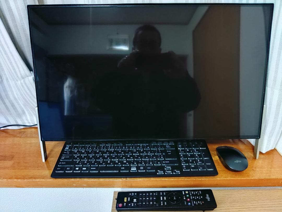 富士通 パソコン 23.8型 i7 TV ブルーレイ メモリ16G256+3TB