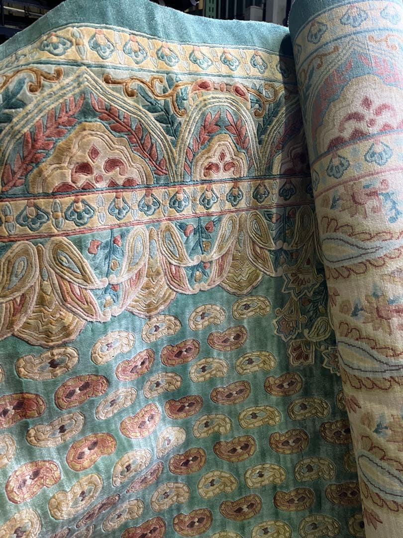 ペイズリー柄ラグ 大きめ 青と赤　高島屋　絨毯　長さ250cm 横幅170cm