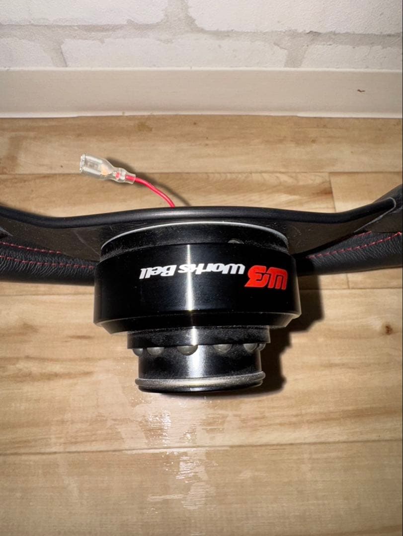 momo TUNER レッドステッチ(ラフィックス2 ステアリング側のみ付属)