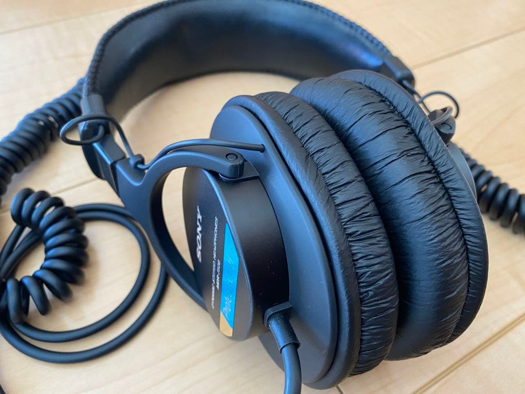 美品！SONY MDR7506定番スタジオモニターヘッドホン折りたたみ式青ラベル