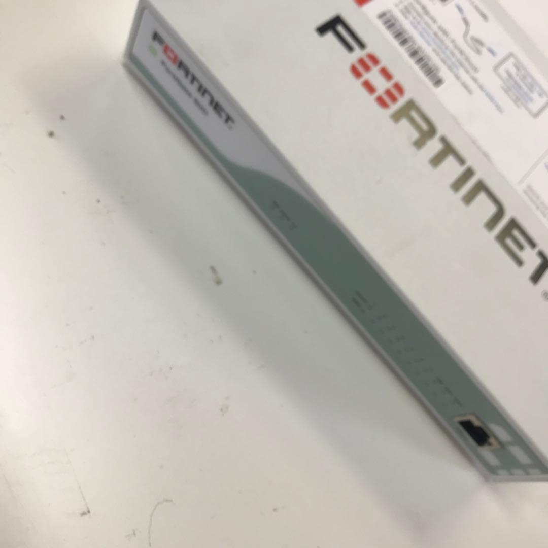 FortiGate 8ポートルーター