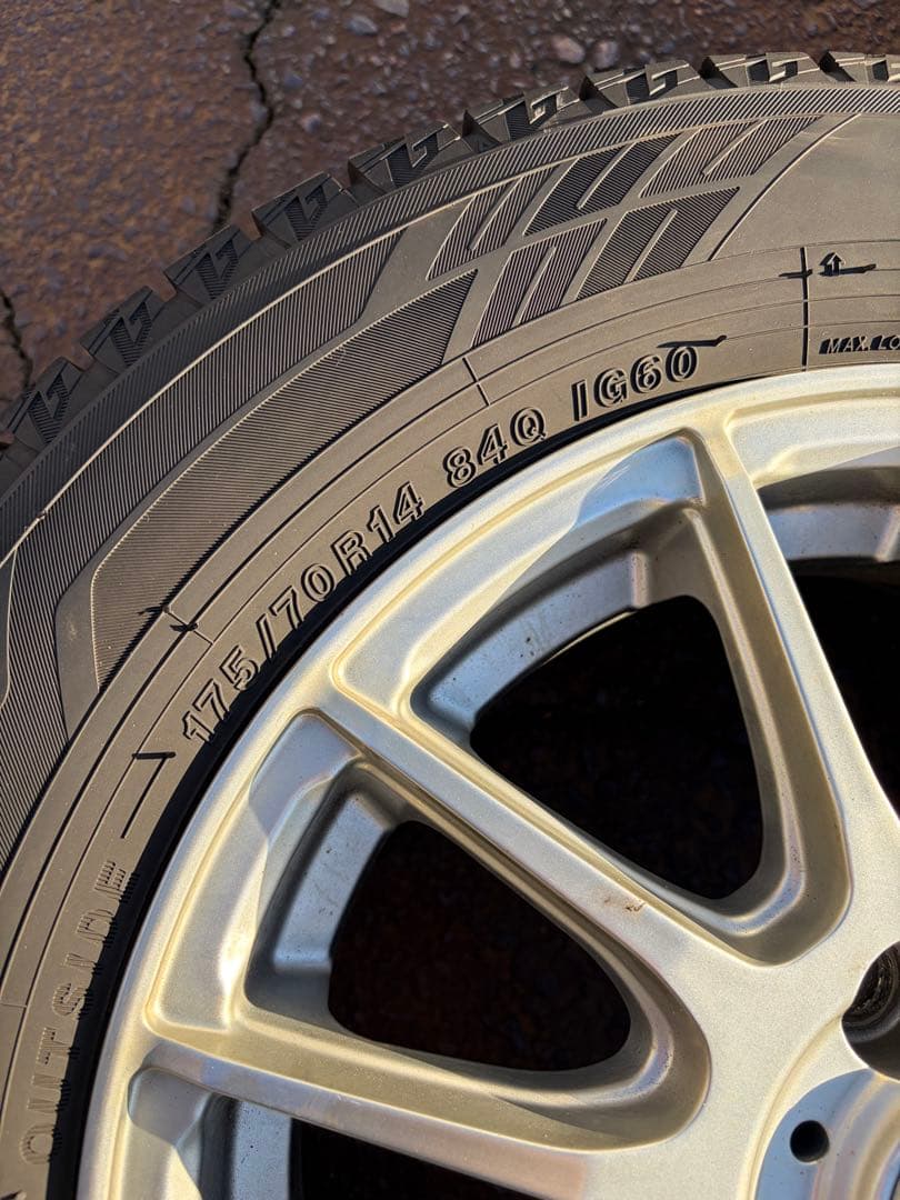 Yokohama ice GUARD IG60 175/70R14 スタッドレス