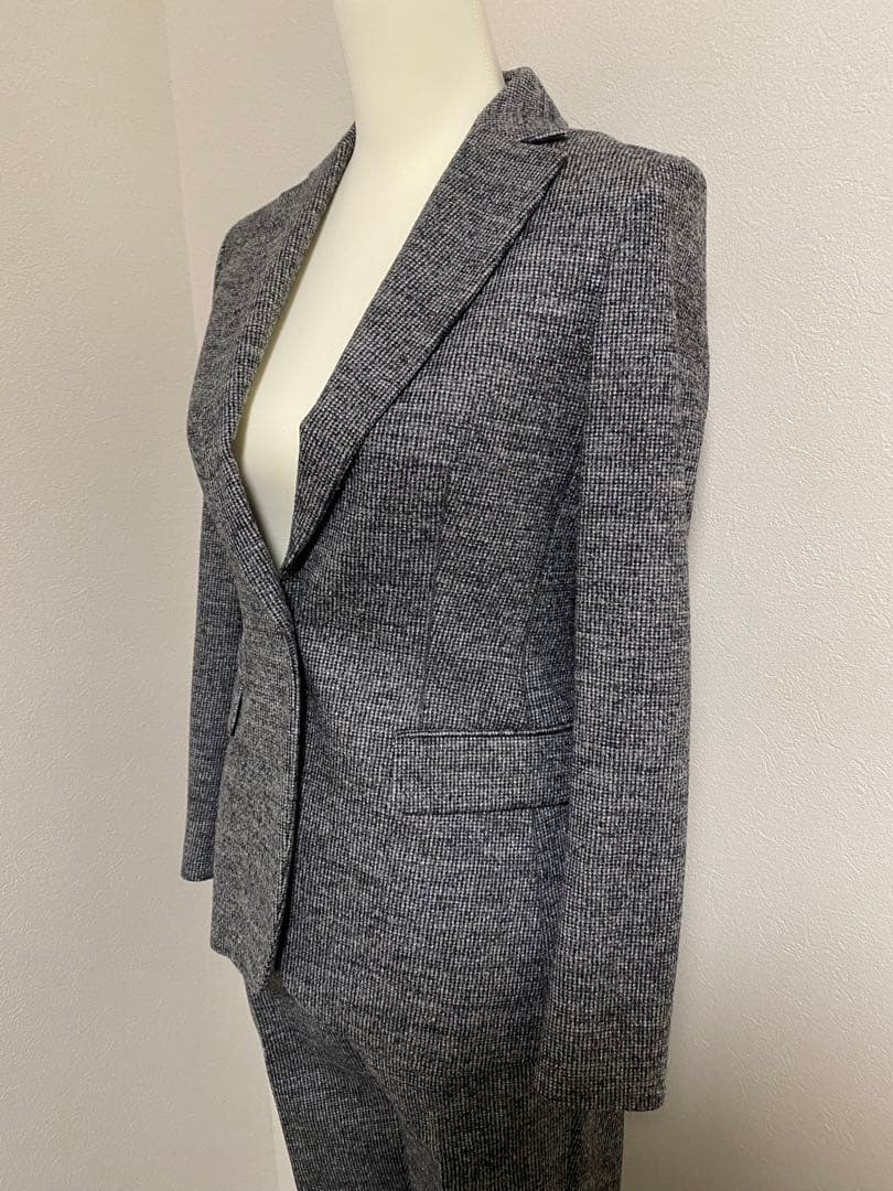 【新品・美品】マッキントッシュ　パンツスーツ　卒業式　入学式　グレー
